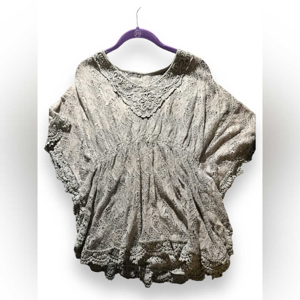 Lace detail top